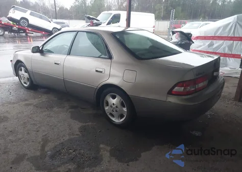 2000 Lexus Es 300 z USA, uszkodzony, nr VIN JT8BF28G1Y5098828